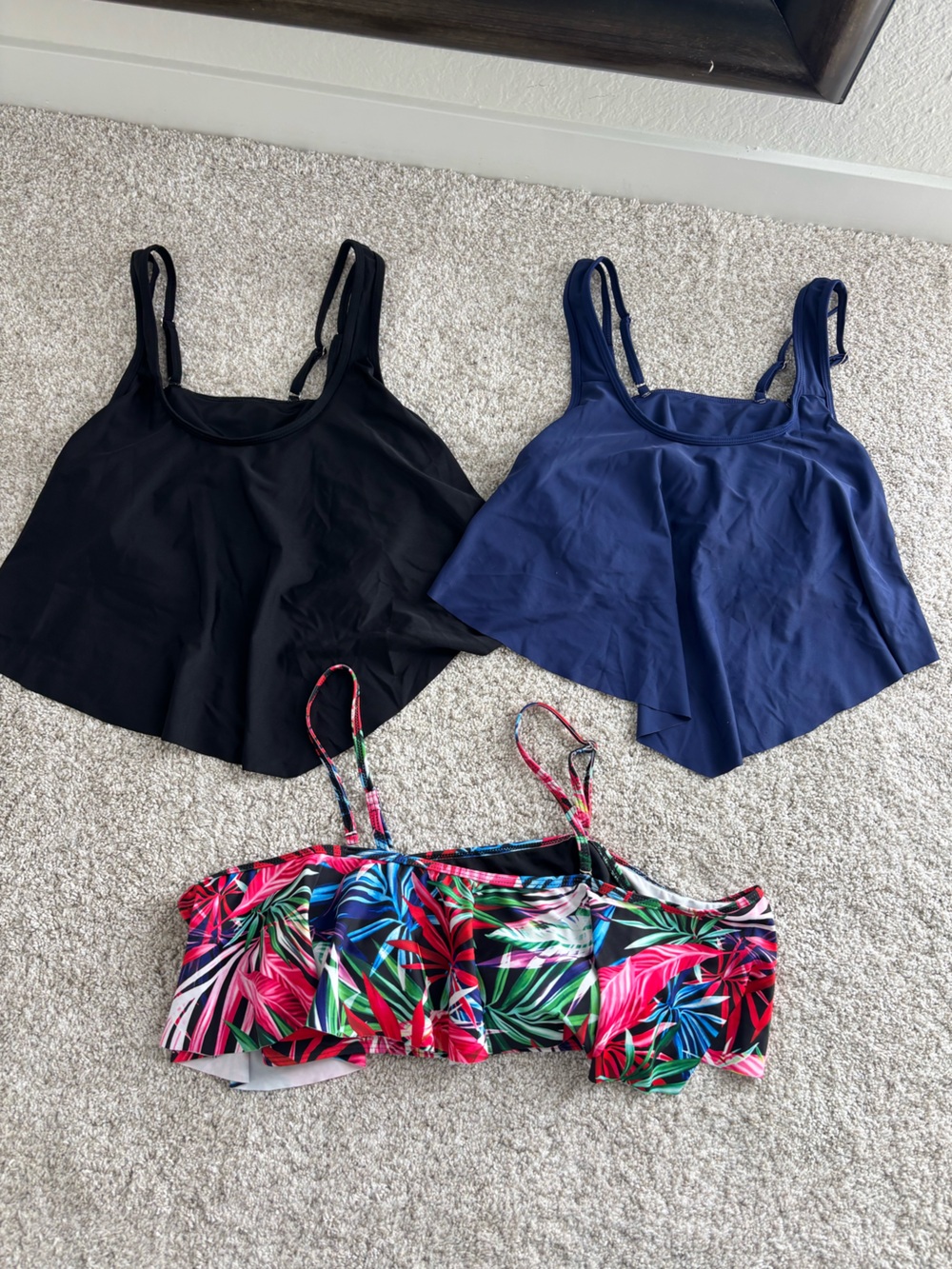 Set of 3 women’s swimsuit tops